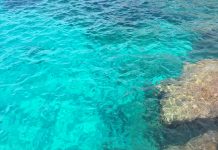 Menorca: la isla de contrastes de color turquesa