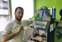 El rués Rubén López promueve la fabricación de pantallas contra el coronavirus con impresoras 3D