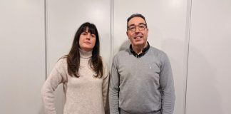 AEVA: «La demanda de personal cualificado para empresas en Valdeorras es cada vez mayor» Carlos Terán, presidente de AEVA, y Cristina Rodríguez