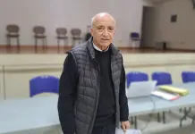 «La apicultura en Valdeorras lucha contra la varroa, la velutina, el cambio climático y la falta de relevo» Armando Rodríguez, presidente de la Asociación de Apicultores de Valdeorras, apicultura