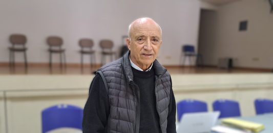 Armando Rodríguez, presidente de la Asociación de Apicultores de Valdeorras, apicultura
