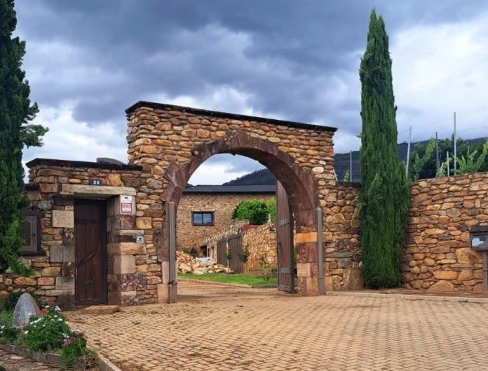 valdeorrasdecerca_Bodegas Blare_2026_07_22 Bodegas Blare, eclipse