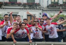 El CD Barco compartió su ascenso con la afición en una gran fiesta