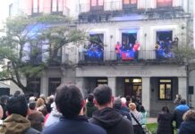 El CD Barco alzó la copa festejando el ascenso en su recepción oficial