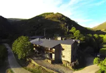 Ferrería de Rugando: la espectacular casa de turismo rural de las mejor valoradas en Galicia Ferrería de Rugando, casa de turismo rural