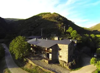 Ferrería de Rugando: la espectacular casa de turismo rural de las mejor valoradas en Galicia Ferrería de Rugando, casa de turismo rural