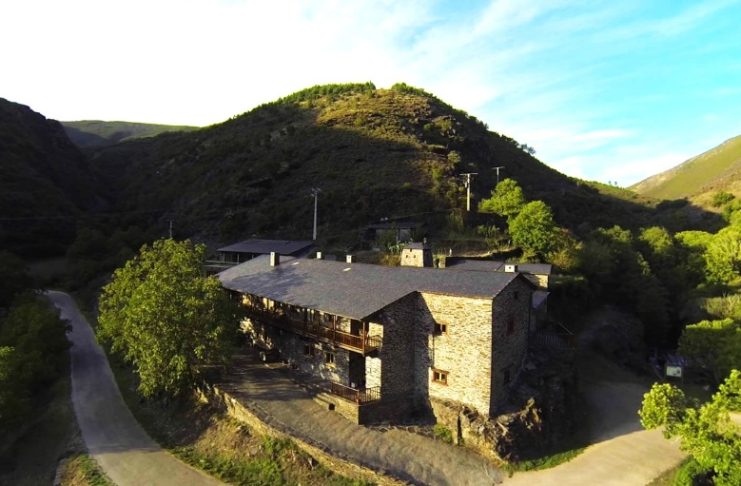Ferrería de Rugando: la espectacular casa de turismo rural de las mejor valoradas en Galicia Ferrería de Rugando, casa de turismo rural