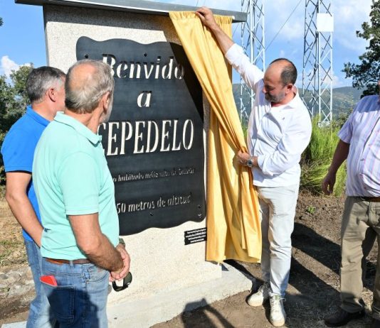 Xosé Merelles felicita a Cepedelo polo seu recoñecemento como pobo habitado máis alto de Galicia