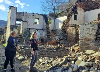 La restauración de casas quemadas en Cernego tropieza con un muro: «Las ayudas no dan ni para empezar» Cernego, incendios