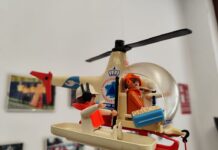 La sorprendente colección de playmobil y lego que David López expone en A Rúa: Recreación de emergencias