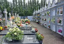 Los cementerios cobran vida el Día de Todos los Santos