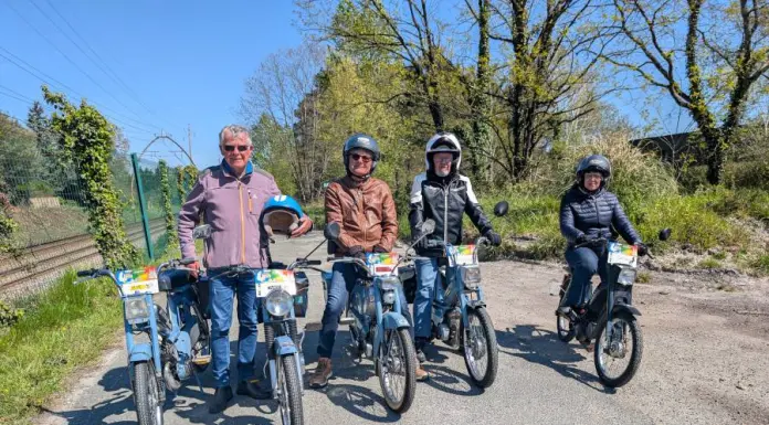El Camino en «Mobylette»: 1.100 kilómetros de Francia a Compostela