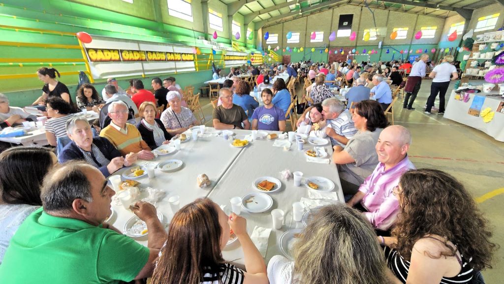 La comida solidaria de Manos Unidas en Rubiá recaudó 7.324 euros