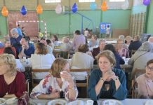 Manos Unidas organiza una comida solidaria en A Rúa