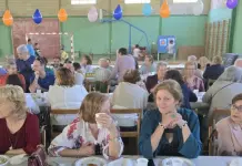 Manos Unidas organiza una comida solidaria en A Rúa