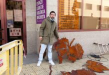 Roi Domínguez: «la escultura de la Biblioteca de O Barco es un homenaje a Florencio, la viticultura y el Sil»