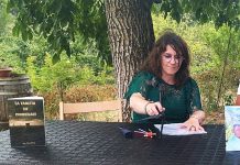 Sonia Moral presenta en el Casino de O Barco «La tableta de chocolate»