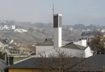 Roban de un tirón una cadena de oro a una mujer a plena luz del día en Veigamuiños (O Barco)