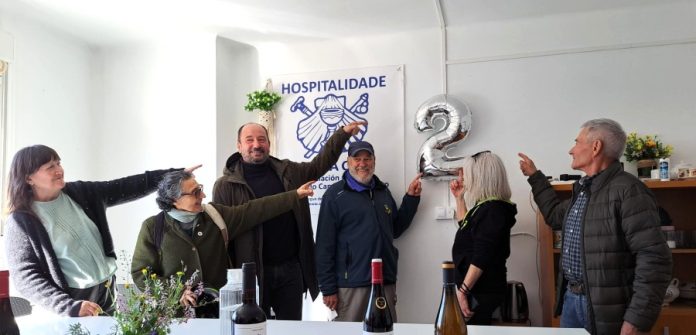El albergue de peregrinos de A Rúa celebra su segundo aniversario Xosé Merelles, director de Turismo de Galicia en el albergue de peregrinos de A Rúa