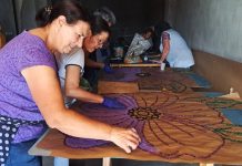 Alfombras florales en A Rúa: Artesanía, tradición y gran dedicación alfombras florales en A Rúa