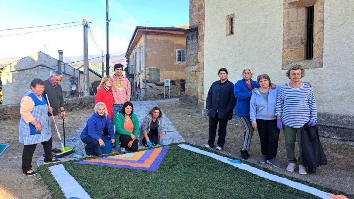 valdeorrasdecerca_alfombras florales_A Rúa_2026_06_07 (6)