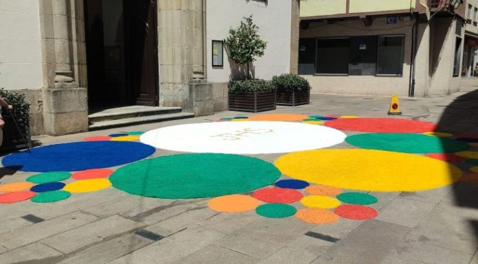 O Barco lució sus alfombras florales alfombras florales en O Barco de Valdeorras
