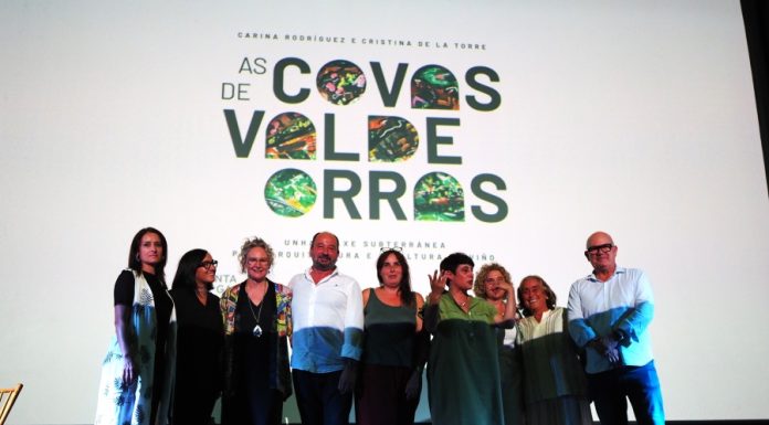A presentación do libro «As covas de Valdeorras» encheu o Centro Cultural Avenida da Rúa