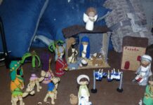 Un Belén de Navidad hecho a ganchillo en A Rúa