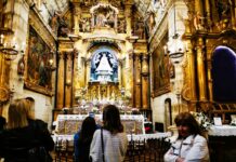 Los bloggers que visitan Valdeorras conocieron la historia del Santuario das Ermidas y el castillo de O Bolo