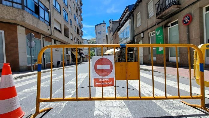 valdeorrasdecerca_calle Santa Rita_2026_06_12 calle Santa Rita cortada al tráfico