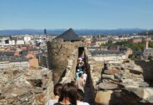 El campamento de verano Carballeda, en el castillo de Los Templarios de Ponferrada