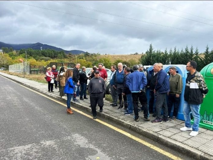 valdeorrasdecerca_concentración-Santa Mariña_incendios_2025_10_21 (2)
