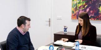 Conselleira de Medio Rural y alcalde de Manzaneda, reunión sobre incendios