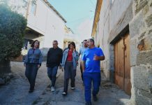 La conselleira de Vivenda se reunió con vecinos afectados por los incendios en O Bolo