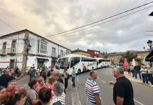 Vecinos de Petín viajaron hasta el Juzgado de Trives para apoyar al detenido por un incendio