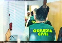 Prisión comunicada y sin fianza para el marido de la mujer que se precipitó de un cuarto piso en O Barco