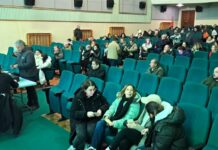 Las fiestas del codillo de A Rúa y del botelo de O Barco se quedan pequeñas ante su gran demanda