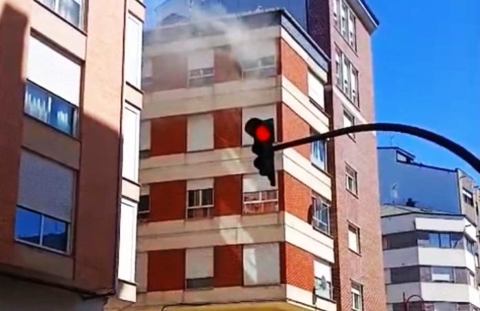valdeorrasdecerca_incendio_ O Barco_2026_04_06 (3) incendio en un piso de O Barco