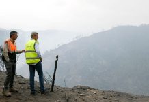 Rueda supervisa en Pantón los incendios activos