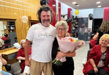 Homenaje sorpresa del CCA O Barco a Rosy (Peluquería Rosy) por su jubilación Centro Comercial Aberto O Barco, jubilación de Peluquería Rosy
