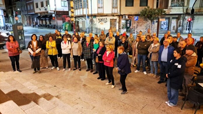 valdeorrasdecerca_minuto de silencio_accidente de Toledo_A Rúa_2026_10_28
