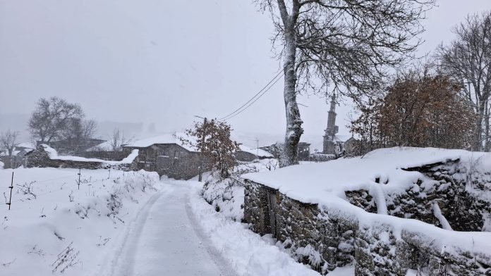 valdeorrasdecerca_nieve_Vilanova_A Veiga_2026_01_23 (5) nieve en Vilanova (A Veiga)