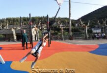 Sobradelo estrena nuevo parque con tirolina y rocódromo