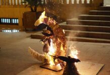 Las «pantarujas» de Almendralejo ardieron con su fuego purificador en A Rúa