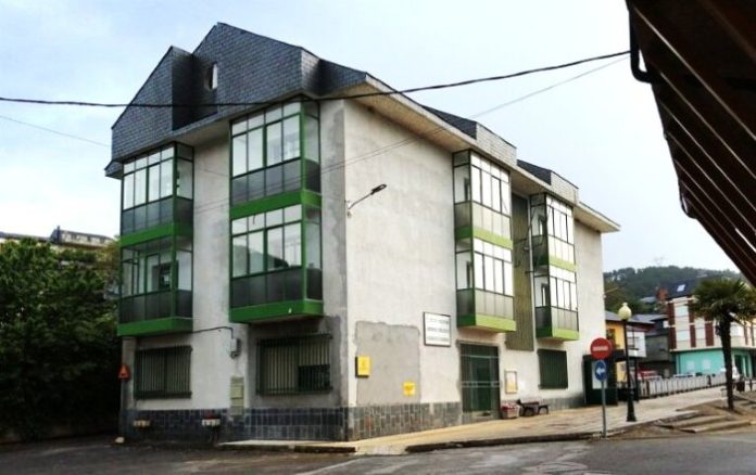 valdeorrasdecerca_plaza-José-Luis-Núñez_Vilamartín-2021_08_24-768x484 Antigua Casa Consistorial de Vilamartín, Plaza de José Luis Núñez