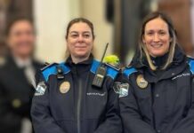 Dos policías locales salvan la vida a un vecino que sufrió un infarto en Viloira (O Barco)