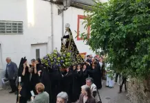 Así fue la procesión de La Soledad en A Rúa Vella