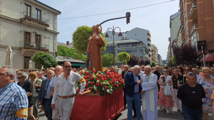valdeorrasdecerca_procesión de Santa Rita_2026_05_22 procesión de Santa Rita en O Barco
