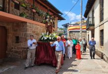 Día grande de las Fiestas en Petín: Procesión en honor a Santiago Apóstol