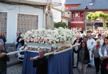 Multitudinaria procesión de la Virgen de Fátima en Fontei (A Rúa)